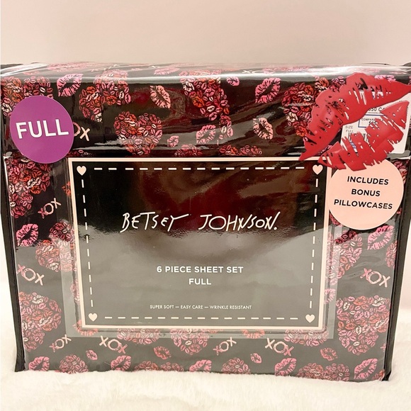 BETSEY JOHNSON Lipstick‎ BETSEY Microfiber FULL Valentines Black & Red Sheet Set - Picture 1 of 4
